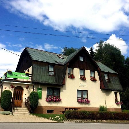 Restaurace A Penzion Maja Benecko Kültér fotó