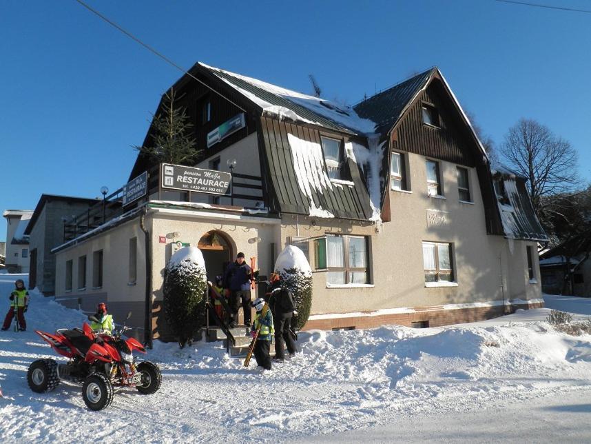 Restaurace A Penzion Maja Benecko Kültér fotó
