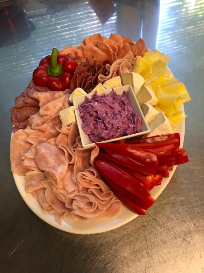 Restaurace A Penzion Maja Benecko Kültér fotó
